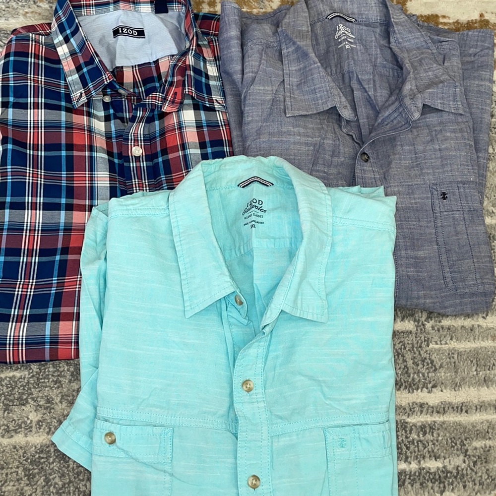IZOD bundle of a three shirt